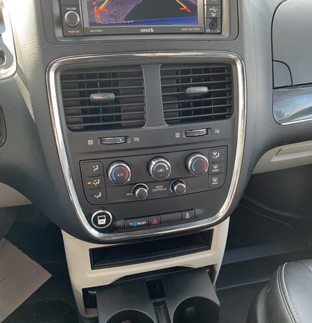 2019 Dodge Grand Caravan SXT full