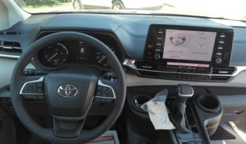 2024 Toyota Sienna XLE Hybrid full